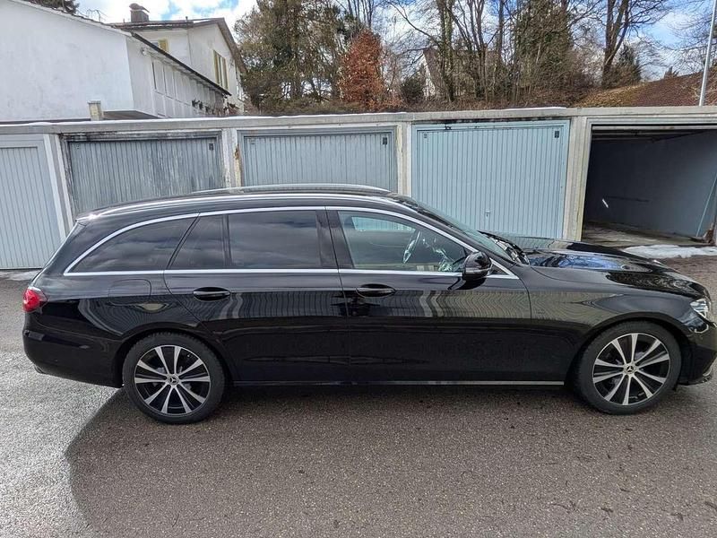 Gebraucht Mercedes E200 160 PS (117 kW) 2020 Schwarz Kombi