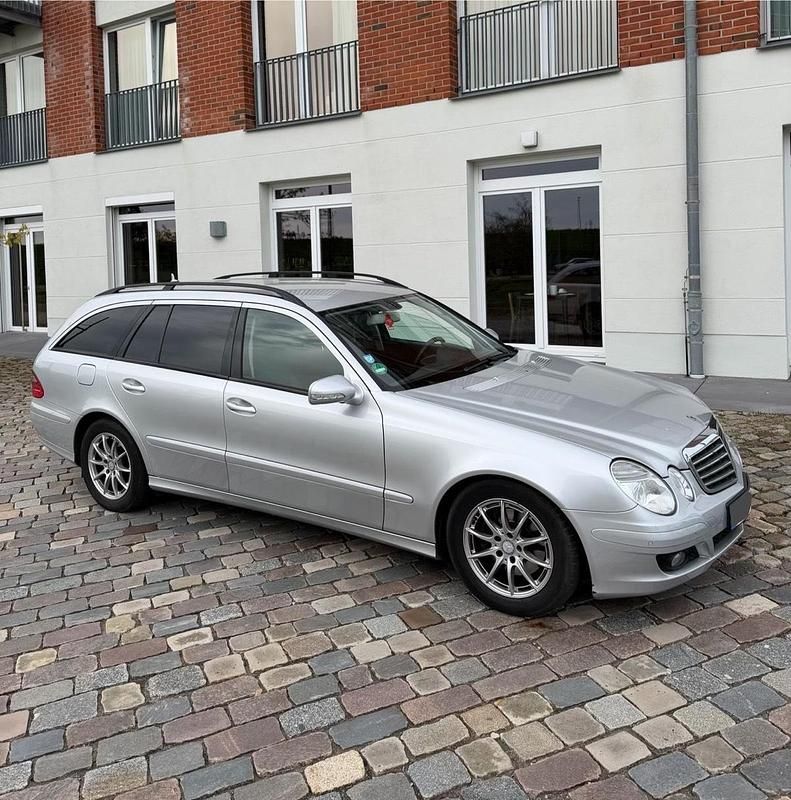 Gebraucht Mercedes E280 Elegance 190 PS (139 kW) 2008 Silber Kombi