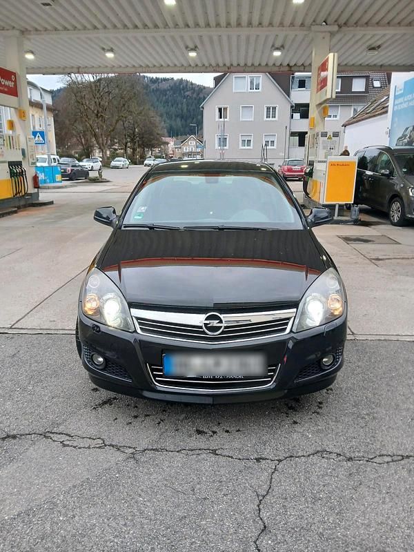 Gebraucht Opel Astra 140 PS (102 kW) 2009 Schwarz Kleinwagen