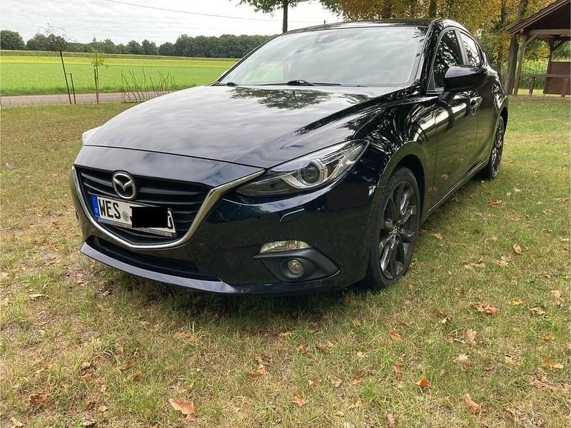Schwarz Gebraucht 2016 Mazda 3 Nakama Limousine | 11.500 € (Etwas zu teuer) - Bild 1/4