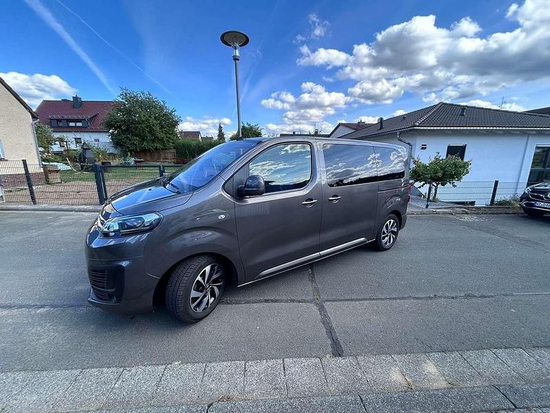 Grau Gebraucht 2019 Citroën Spacetourer Business Class Van | 30.500 € - Bild 1/4