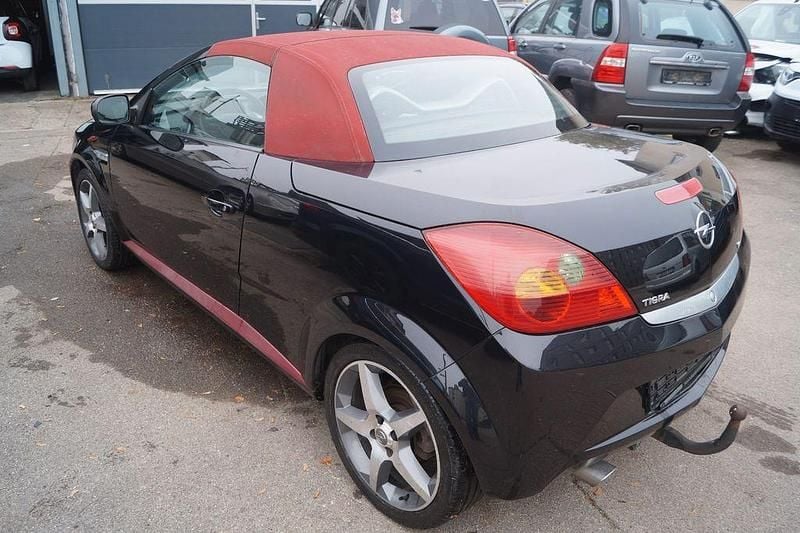 Gebraucht Opel Tigra Edition 125 PS (91 kW) 2008 Schwarz Cabrio