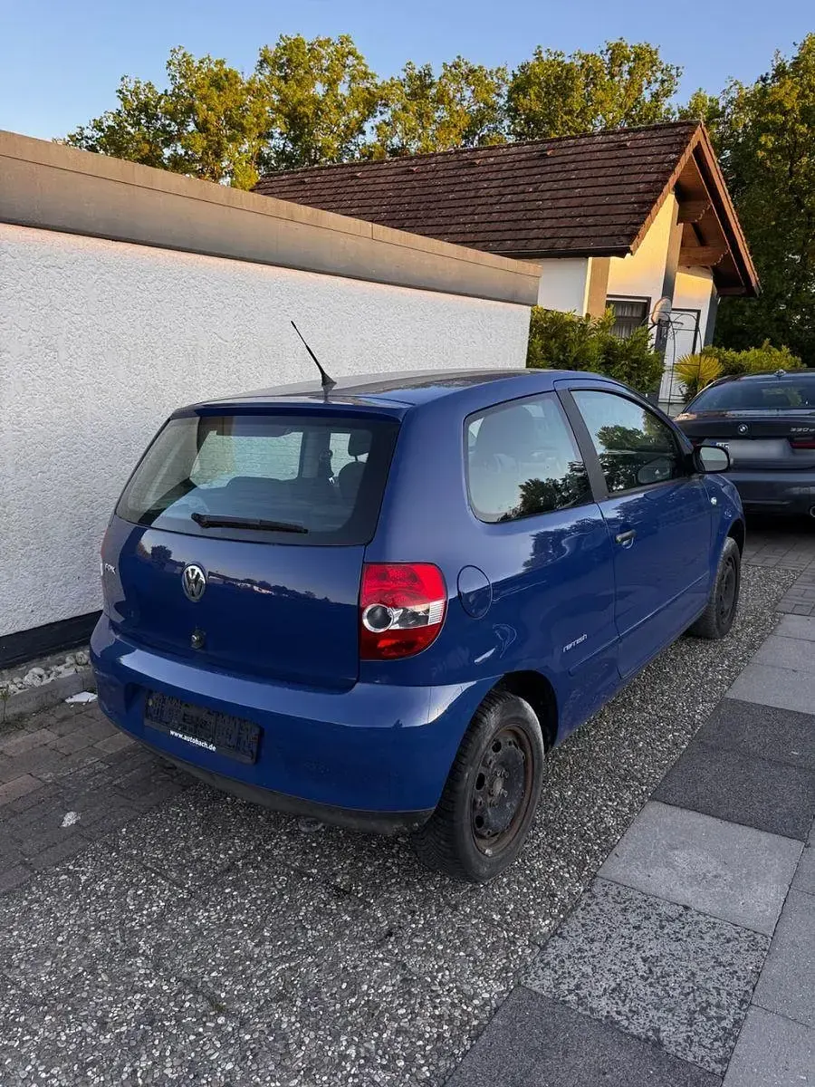 Gebraucht VW Fox 54 PS (39 kW) 2008 Blau Kleinwagen