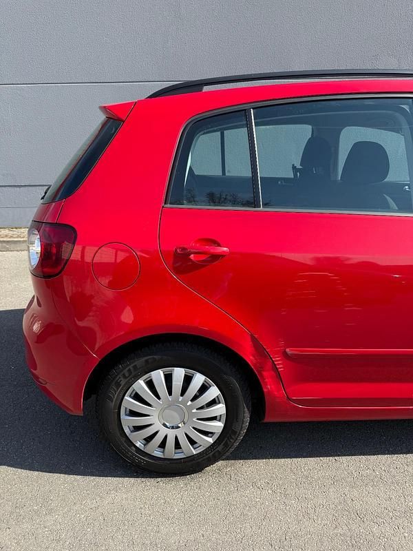 Gebraucht VW Golf VI 120 PS (88 kW) 2011 Rot Kleinwagen