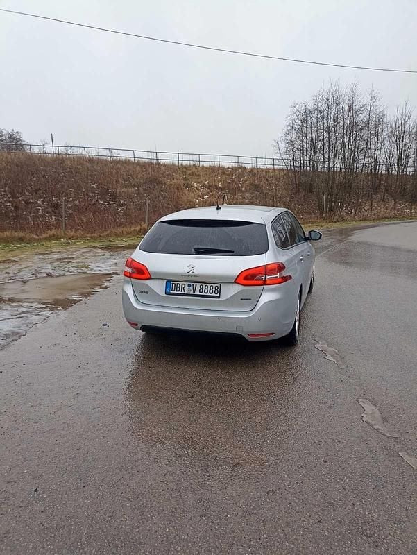 Gebraucht Peugeot 308 SW 120 PS (88 kW) 2015 Silber Kombi