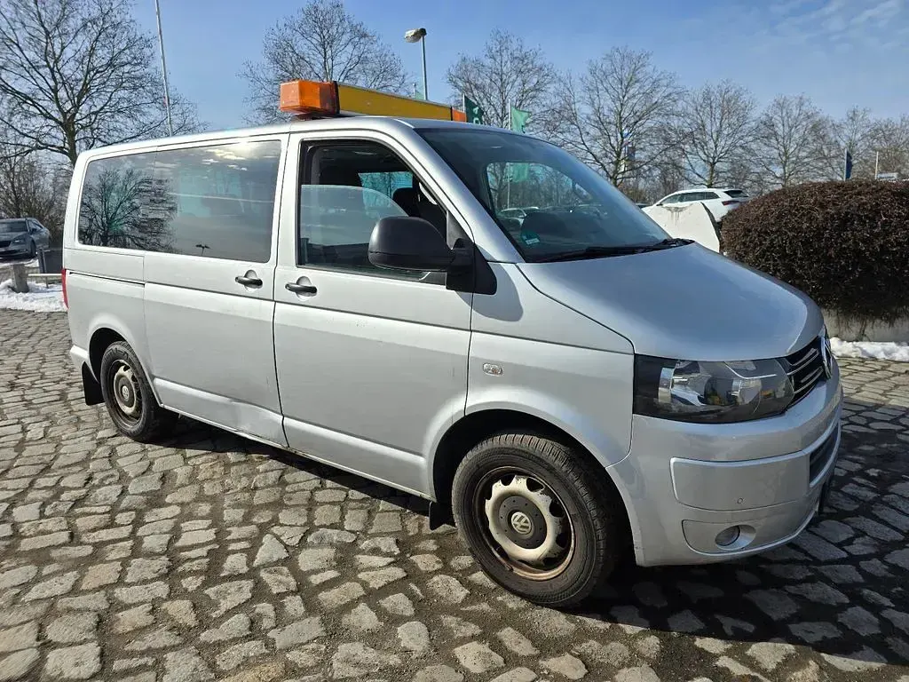 Używany VW T5 Startline 140 KM (102 kW) 2014 Srebrny Van