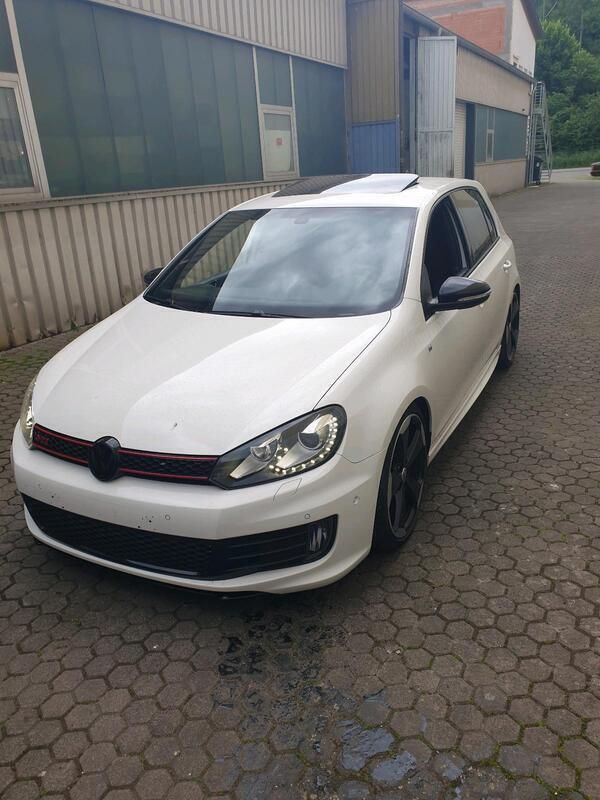 Weiß Gebraucht 2012 VW Golf VI Edition Limousine | 13.499 € (Etwas zu teuer) - Bild 1/4