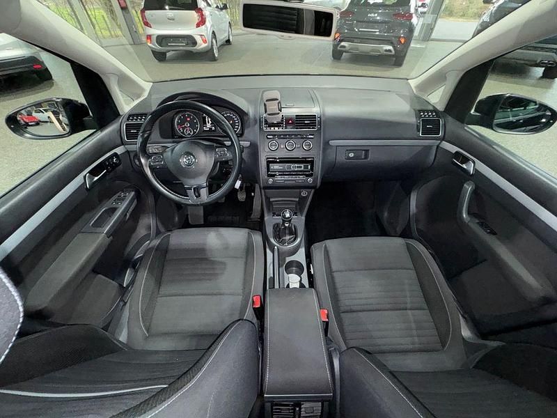 Gebraucht VW Touran Cup 140 PS (102 kW) 2015 Schwarz Van / Kleinbus
