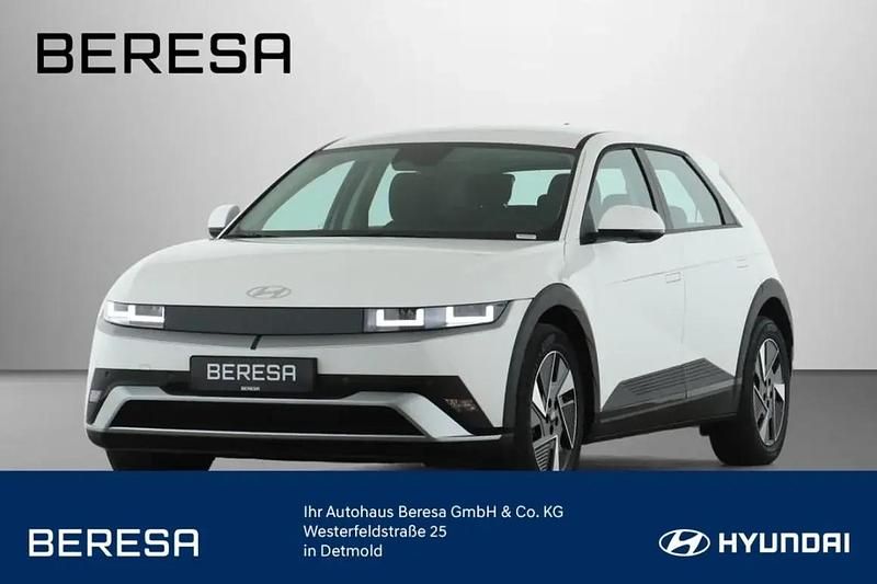 Atlas white / sol Neu 2025 Hyundai Ioniq 5 Dynamiq SUV | 39.890 € (Fairer Preis) - Bild 1/1