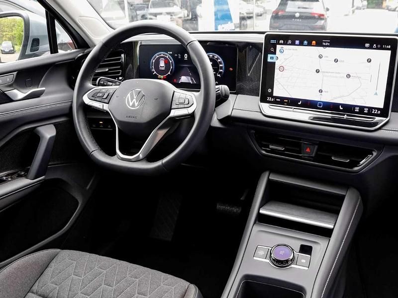 Gebraucht VW Tiguan Style 150 PS (110 kW) 2024 Silber SUV