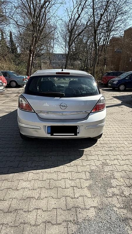 Gebraucht Opel Astra 116 PS (85 kW) 2007 Grau Limousine