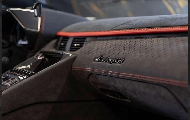 Usata Lamborghini Aventador 780 CV (573 kW) 2022 Grigio Cabrio