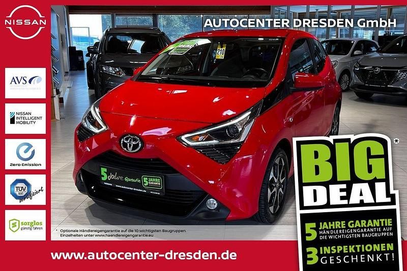 Rot Gebraucht 2020 Toyota Aygo X-play Kleinwagen | 8.980 € (Fairer Preis) - Bild 1/4