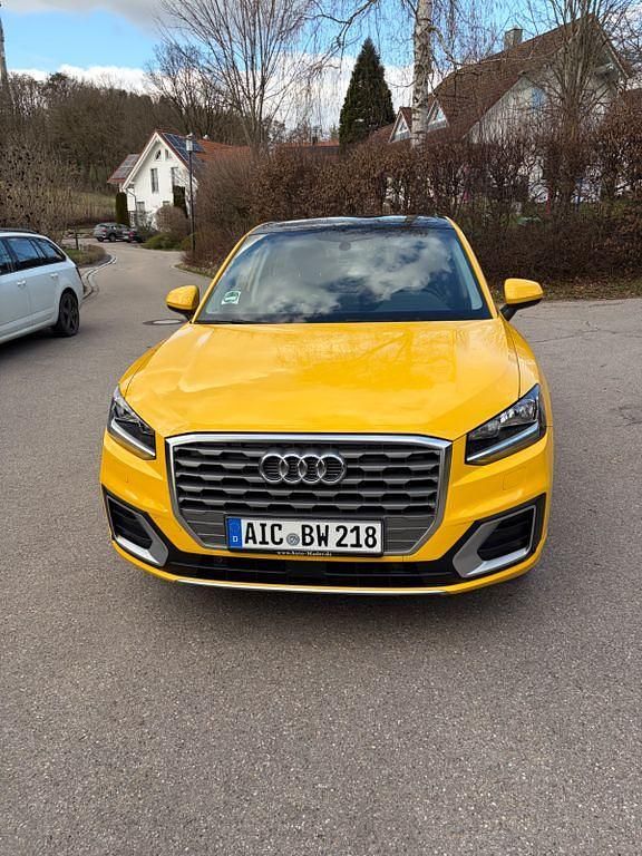 Gebraucht Audi Q2 Design 150 PS (110 kW) 2020 Gelb SUV