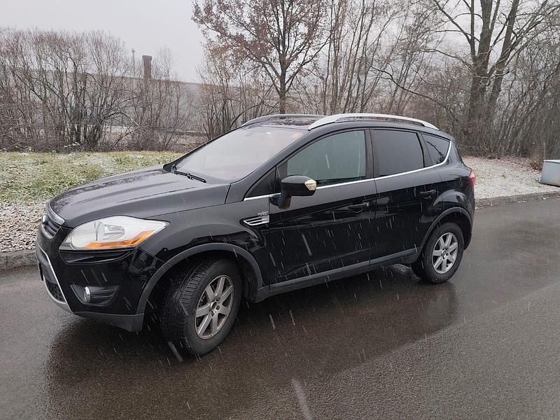 Gebraucht Ford Kuga Trend 163 PS (119 kW) 2010 Schwarz SUV