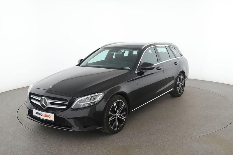 Schwarz Gebraucht 2020 Mercedes C180 Avantgarde Kombi | 23.490 € (Guter Preis) - Bild 1/3