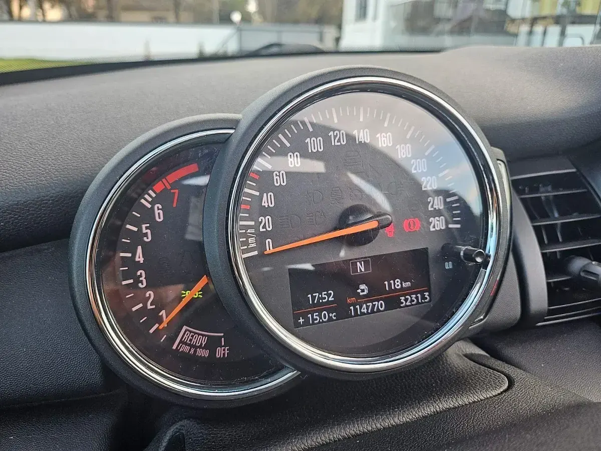 Occasion Mini ONE 102 PK (75 kW) 2018 Grijs Hatchback