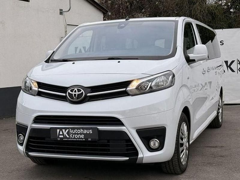 Gebraucht Toyota Proace Verso 181 PS (133 kW) 2023 Icy white Kombi