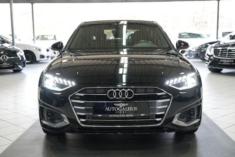 Gebraucht Audi A4 Sport 204 PS (150 kW) 2022 Schwarz Limousine