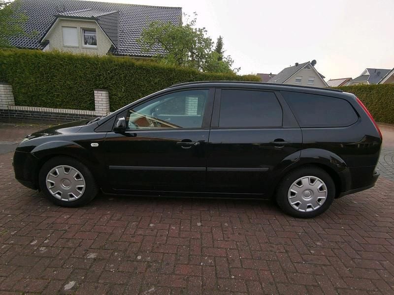 Second-hand Ford Focus 101 CP (74 kW) 2006 Negru Break