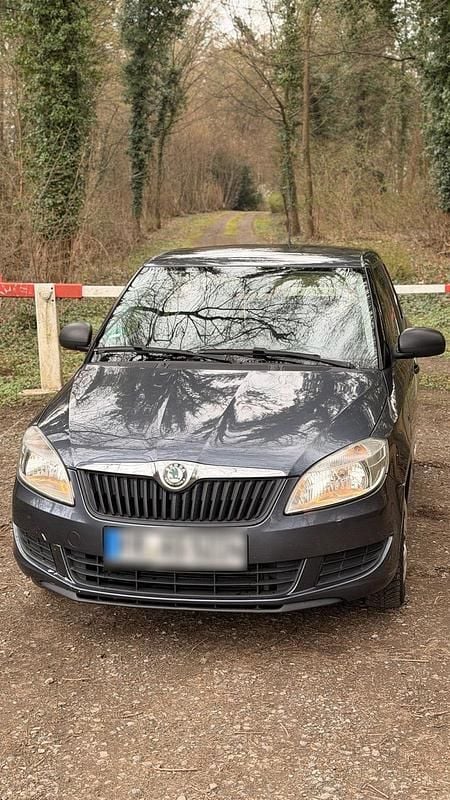 Gebraucht Skoda Fabia 70 PS (51 kW) 2012 Grau Limousine