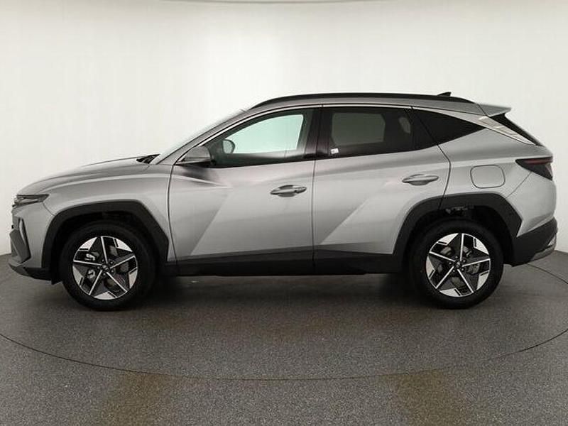 Neu Hyundai Tucson 150 PS (110 kW) 2025 Silber SUV