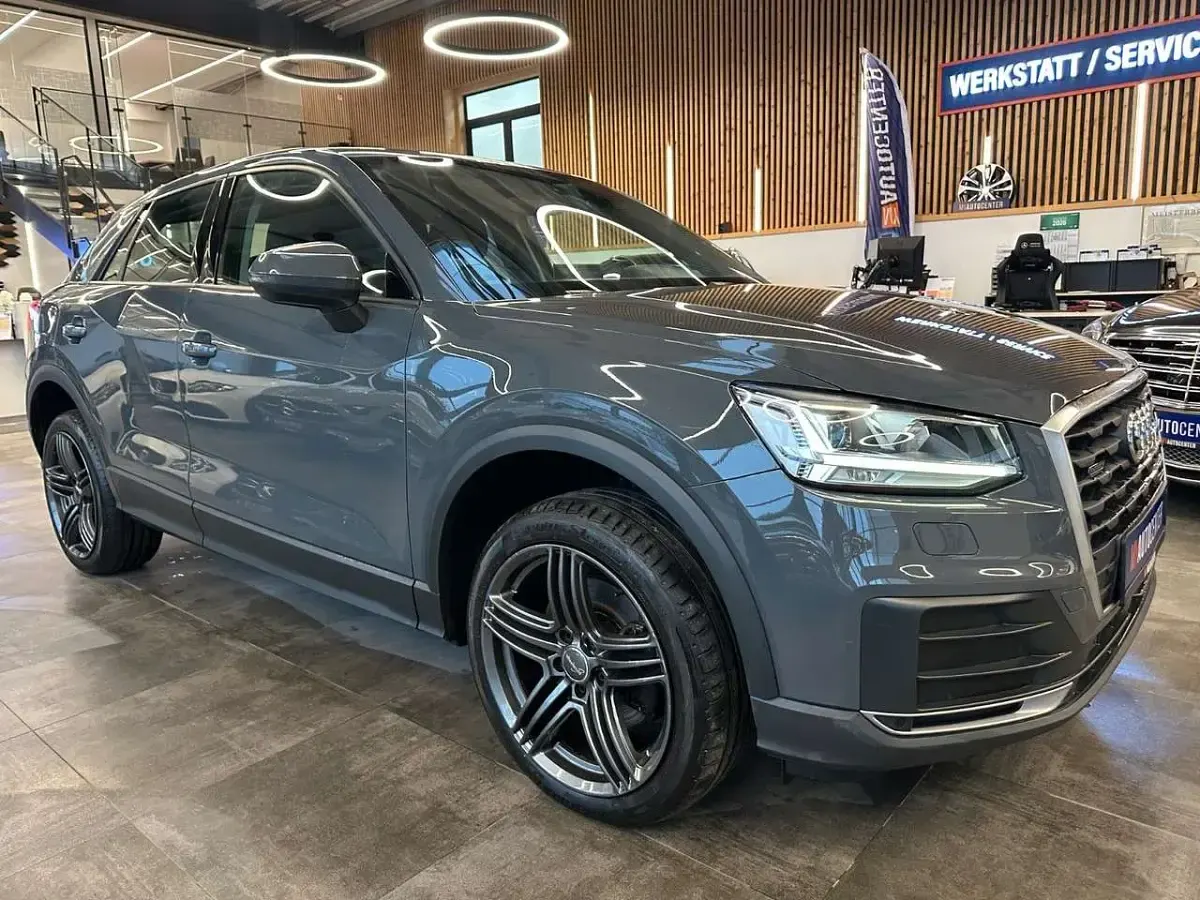 Używany Audi Q2 Basis 190 KM (139 kW) 2018 Szary SUV