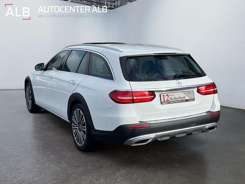 Gebraucht Mercedes E220 All-Terrain 194 PS (142 kW) 2018 Weiß Kombi