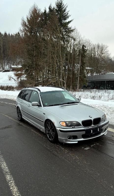 Silber Gebraucht 2003 BMW 318 M Sport Kombi | 1.400 € (Guter Preis) - Bild 1/4