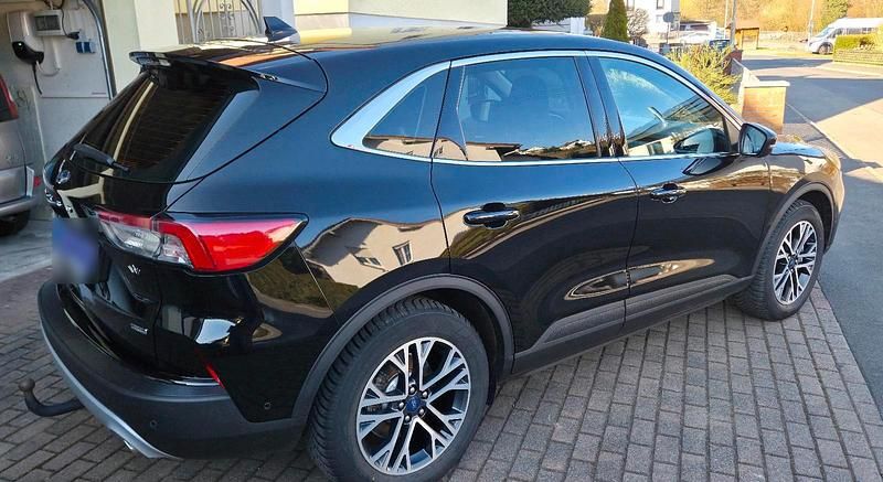 Gebraucht Ford Kuga Titanium 224 PS (164 kW) 2020 Schwarz SUV