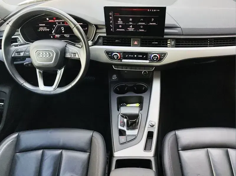 Używany Audi A4 190 KM (139 kW) 2023 Szary Kombi