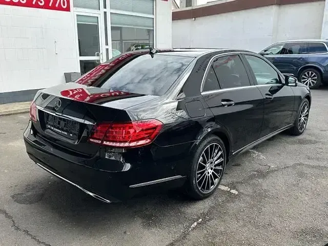 Second-hand Mercedes E200 184 CP (135 kW) 2015 Negru Berlinǎ