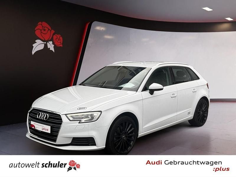 Gebraucht Audi A3 Design 150 PS (110 kW) 2019 Gletscherweiß metallic Limousine