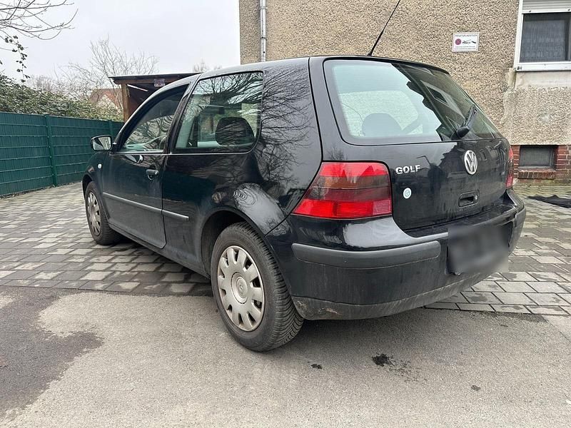 Gebraucht VW Golf IV 75 PS (55 kW) 2000 Schwarz Kleinwagen