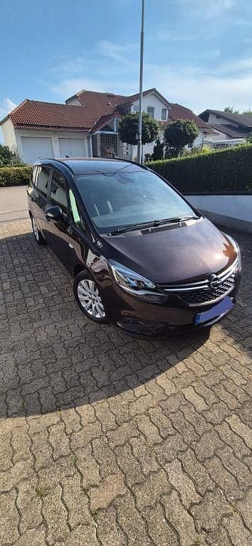 Braun Gebraucht 2017 Opel Zafira Tourer Edition Van / Kleinbus | 9.999 € (Fairer Preis) - Bild 1/4