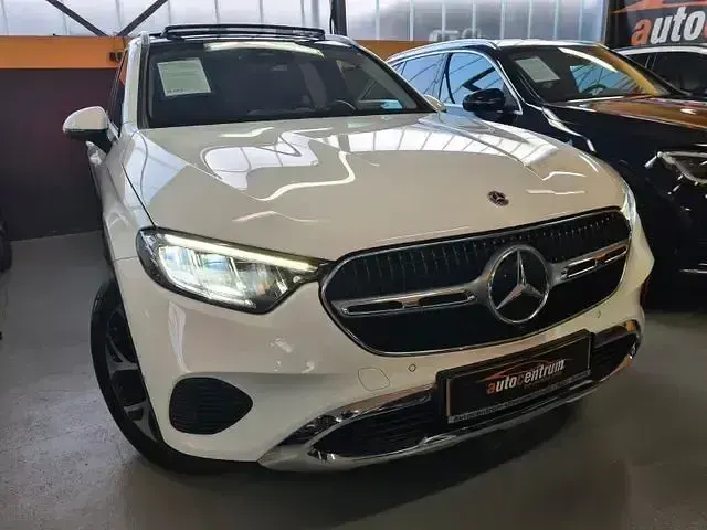 Gebraucht Mercedes GLC220 197 PS (144 kW) 2023 Weiß SUV
