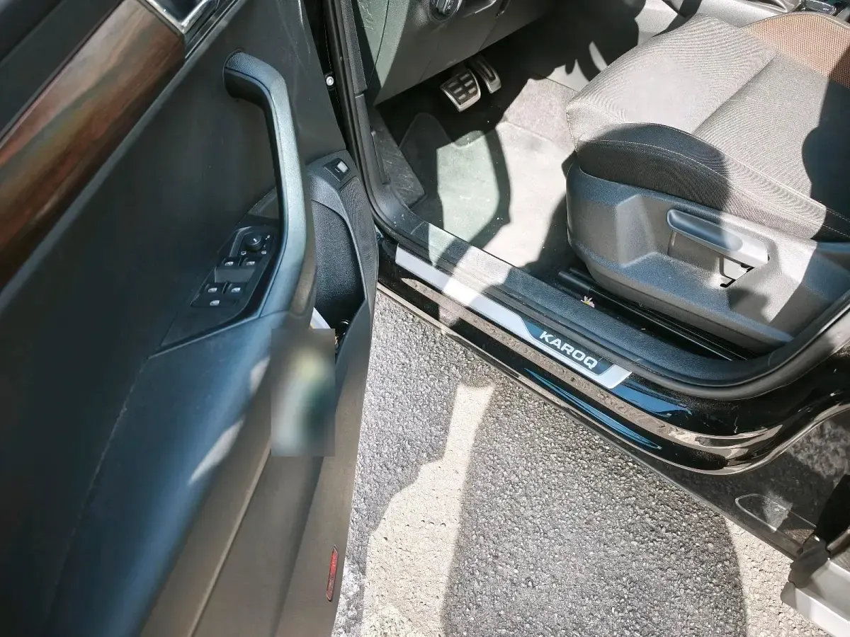 Gebraucht Skoda Karoq 150 PS (110 kW) 2021 Schwarz SUV