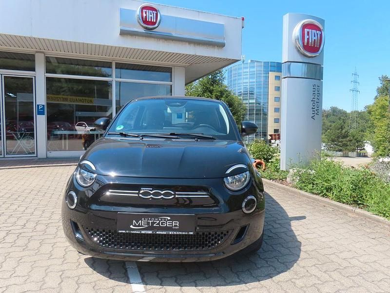 Schwarz Gebraucht 2022 Fiat 500e Icon | 17.990 € (Guter Preis) - Bild 1/4