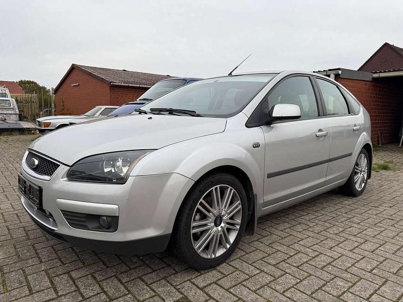 Gebraucht Ford Focus Sport 145 PS (106 kW) 2005 Silber Limousine