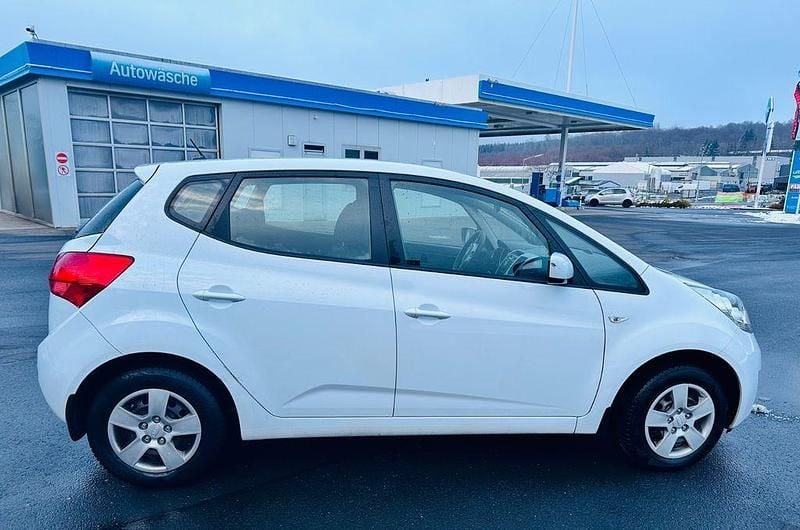 Gebraucht Kia Venga Attract 90 PS (66 kW) 2012 Weiß Kleinwagen