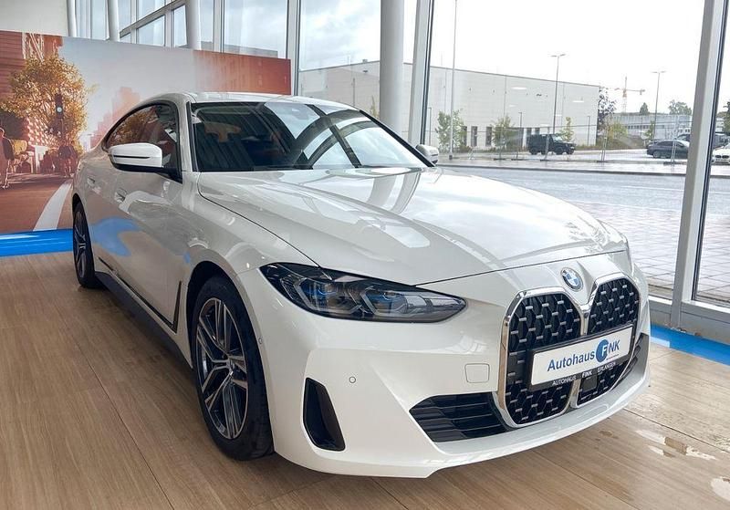 Weiß Gebraucht 2022 BMW 420 Sport Line Limousine | 34.700 € (Guter Preis) - Bild 1/4