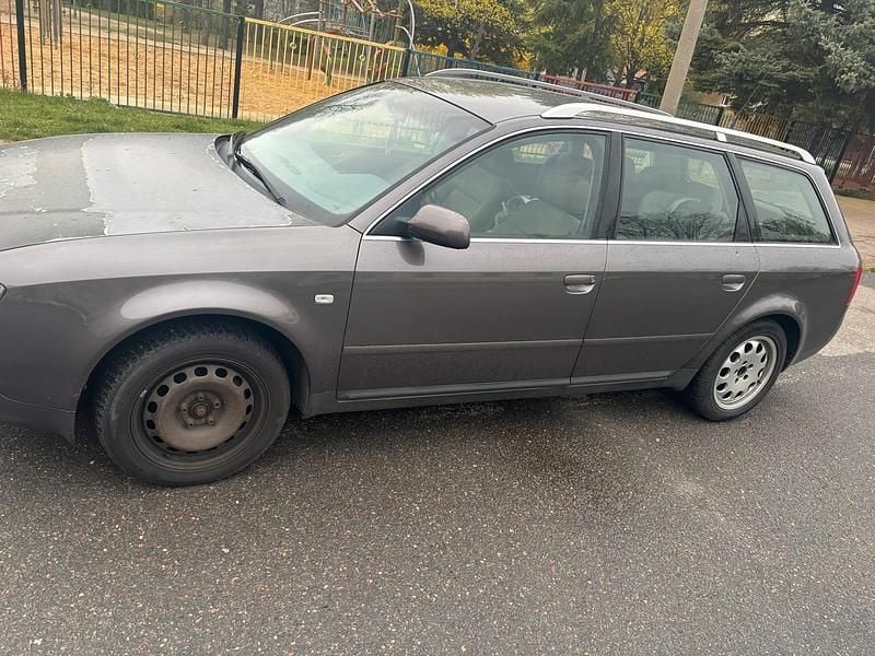 Second-hand Audi A6 150 CP (110 kW) 1999 Gri Break