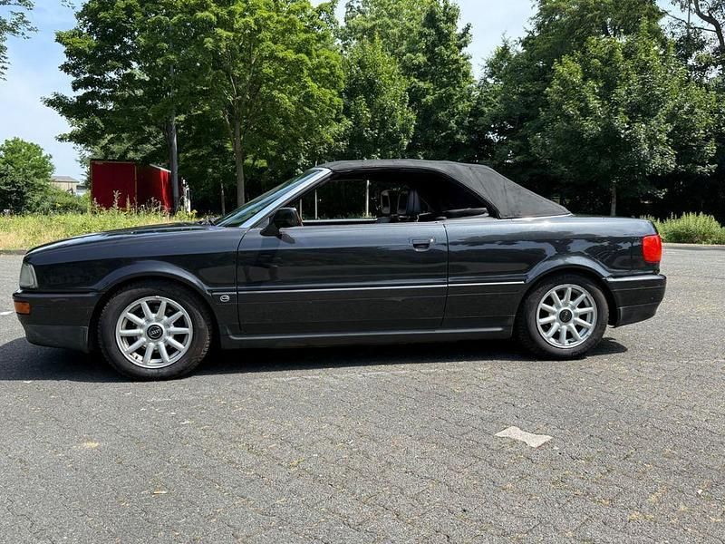 Blau Gebraucht 1993 Audi Cabriolet Sport Cabrio | 9.300 € - Bild 1/4