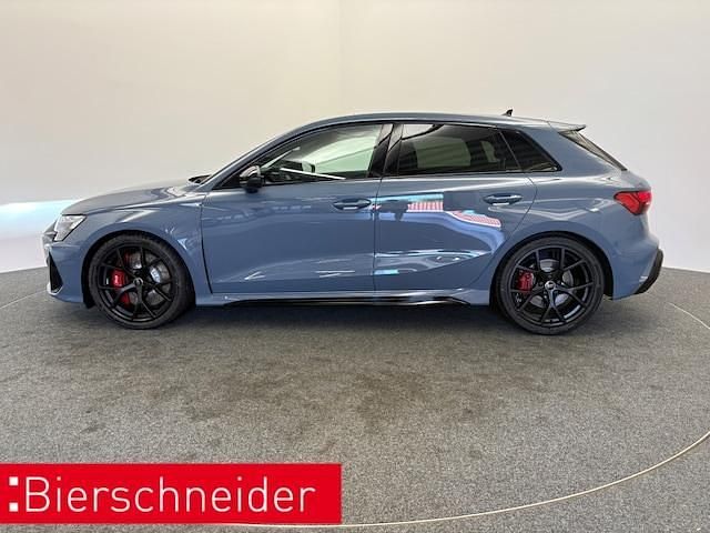 Gebraucht Audi RS3 Sportback Ambiente 400 PS (294 kW) 2026 Kemoragrau metallic Kleinwagen