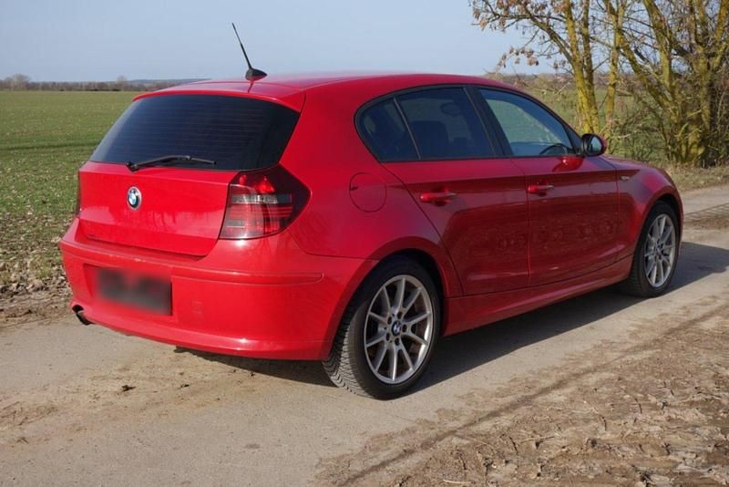 Second-hand BMW 116 122 CP (89 kW) 2009 Roșu Hatchback