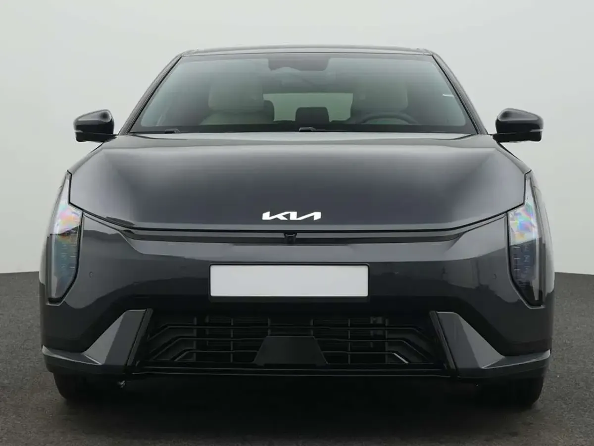 Gebraucht Kia EV4 150 kW (204 PS) 2025 Pentametal metallic Kleinwagen
