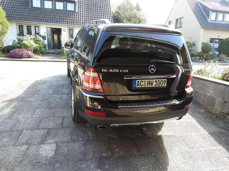 Gebraucht Mercedes GL420 306 PS (225 kW) 2009 Braun SUV