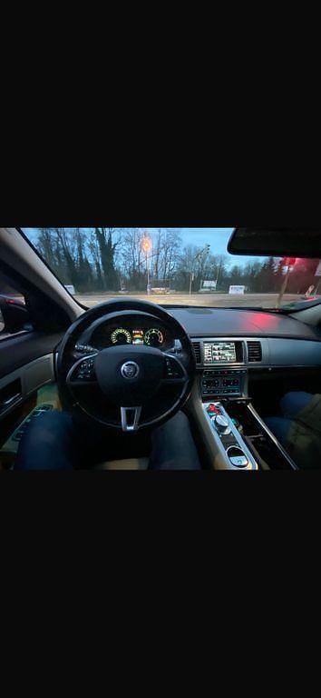 Gebraucht Jaguar XF 190 PS (139 kW) 2011 Limousine