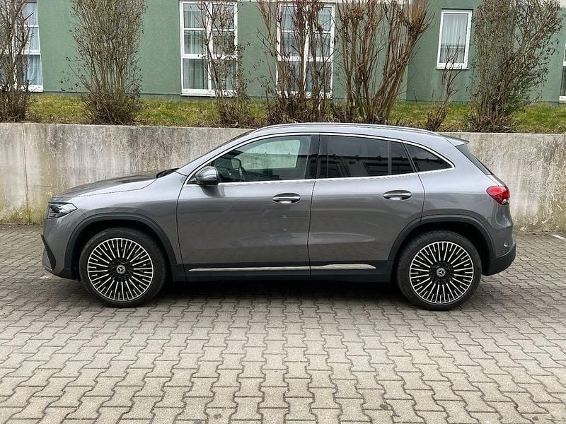 Gebraucht Mercedes EQA300 AMG 167 kW (228 PS) 2023 Grau SUV