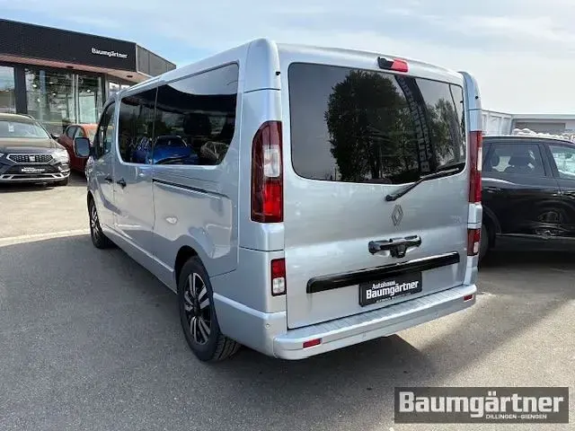Gebraucht Renault Trafic 170 PS (125 kW) 2024 Silber Van / Kleinbus